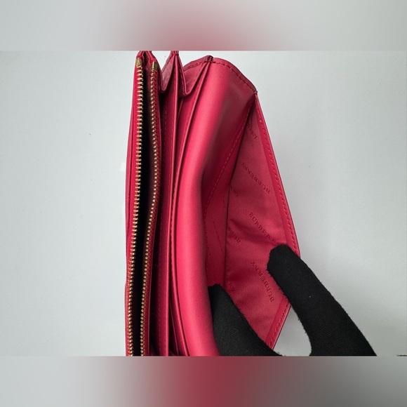 Burberry Wallet with Unbranded Chain | Overall Good Condition - Picture 3 of 12